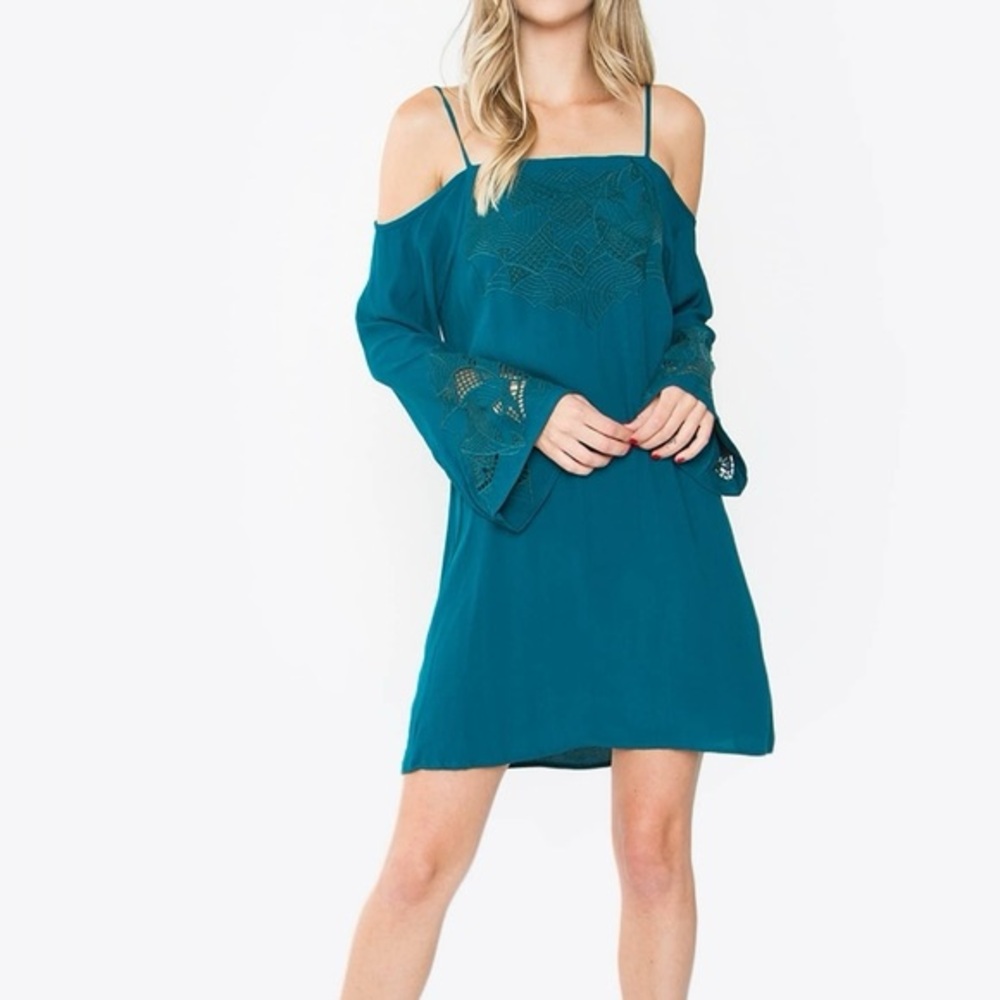 SUGARLIPS BOHEMIAN EMBROIDERED OFF SHOULDER LOOK DRESS ❤️NWT❤️IN STORES❤️